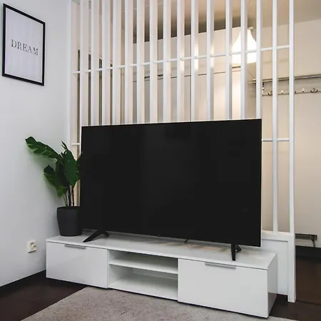 Apartment Cozy Near Metro Station