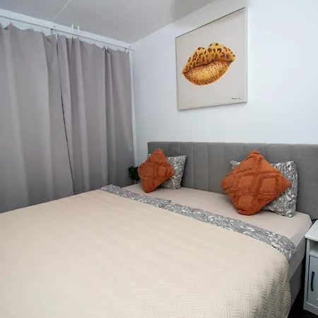 Cozy Near Metro Station *