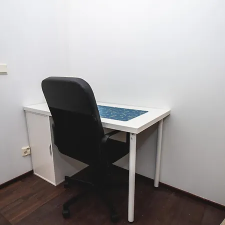 Cozy Near Metro Station