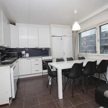 Huoneisto Cozy Near Metro Station