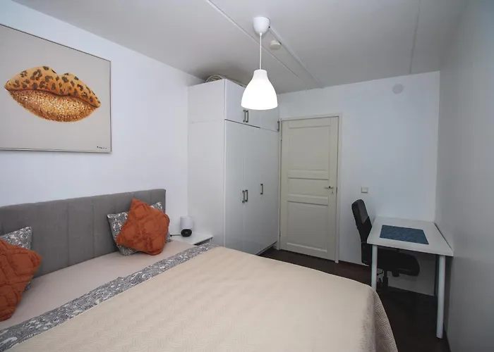 Cozy Near Metro Station هلسنكي