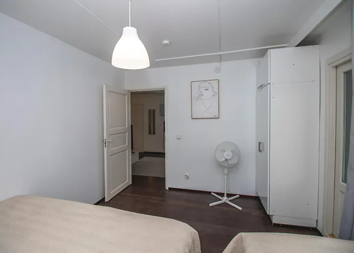 شقة Cozy Near Metro Station *