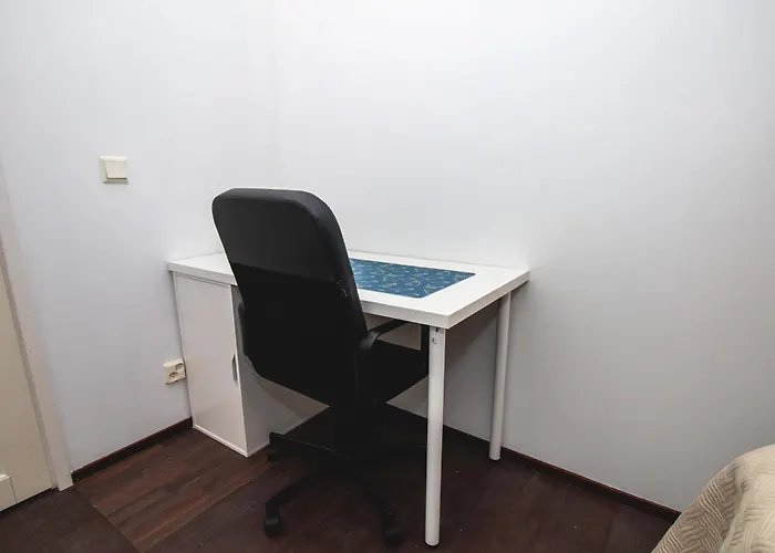 Cozy Near Metro Station