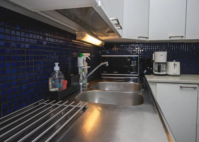 Cozy Near Metro Station *