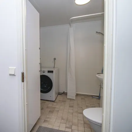Cozy Near Metro Station Apartamento